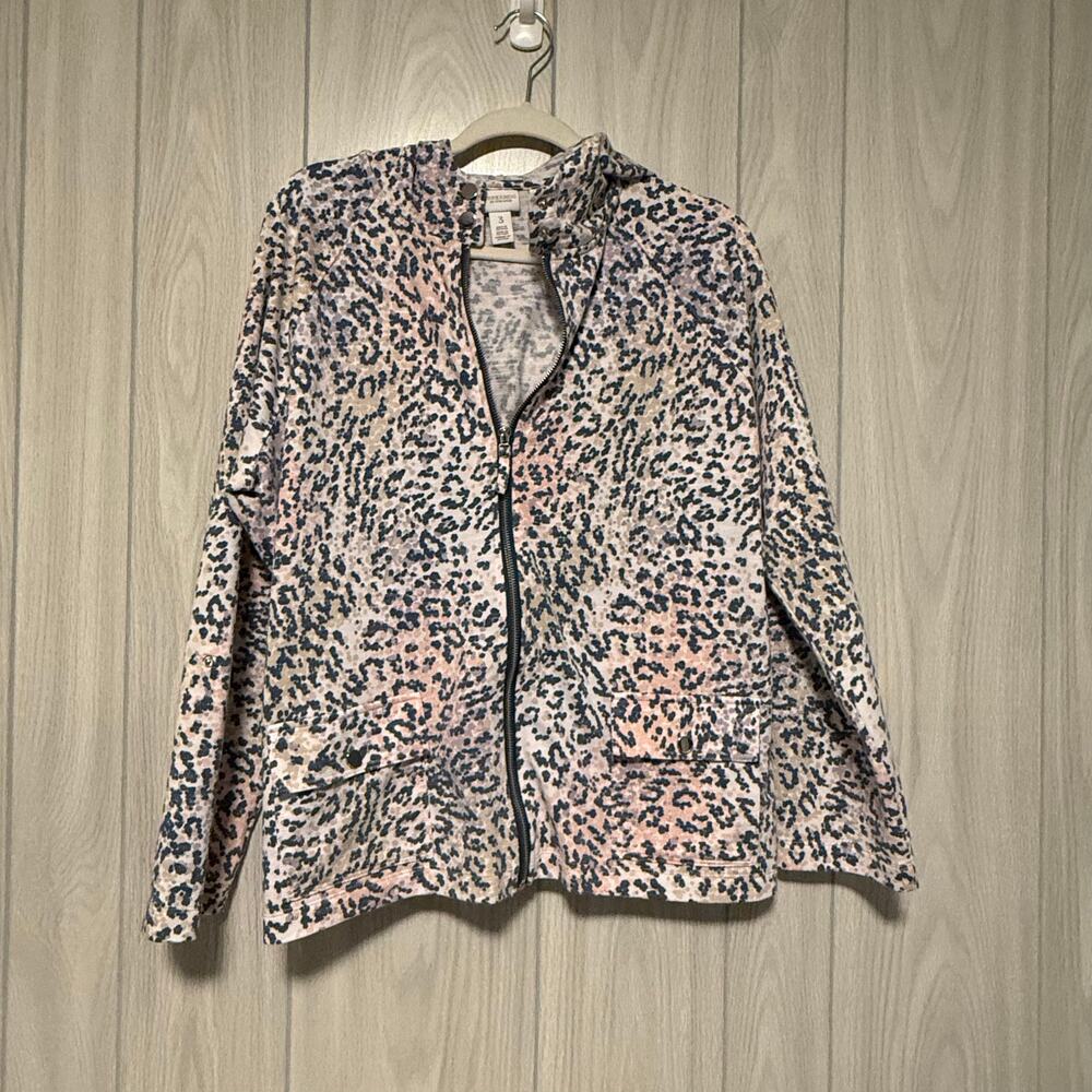 Women’s Chico’s Cheetah Print Full Zip hooded Jacket roll up sleeves. Sz 3 or L
